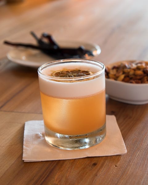 21 Best Gin Cocktails - Easy Classic Gin Drink Recipes
