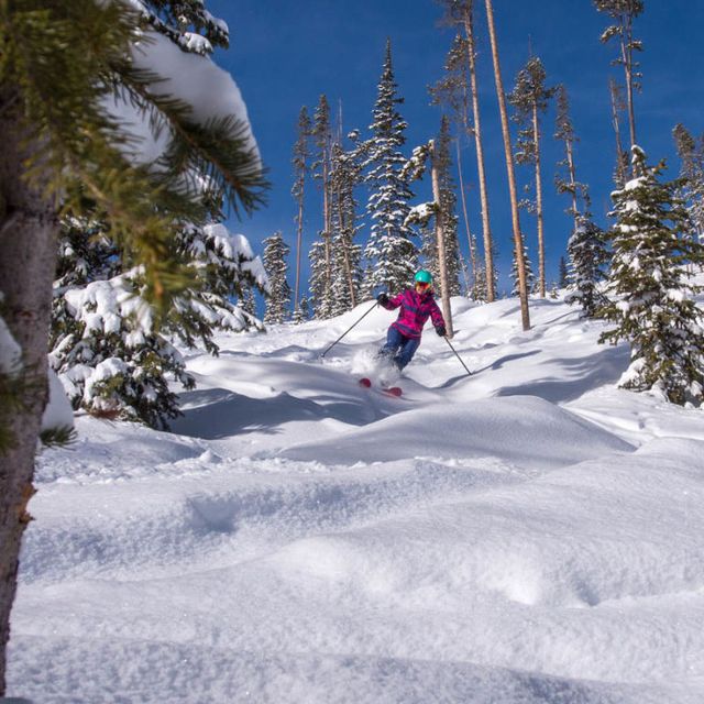Winter, Recreation, Winter sport, Snow, Glacial landform, Outdoor recreation, Ski Equipment, Slope, Adventure, Terrain, 