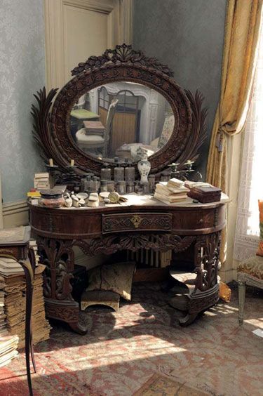 Room, Interior design, Furniture, Table, Mirror, Interior design, Antique, Drawer, Molding, Classic, 
