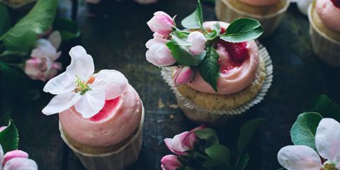Petal, Pink, Flowering plant, Sweetness, Artificial flower, Peach, Petit four, Plant stem, Dessert, Baked goods, 