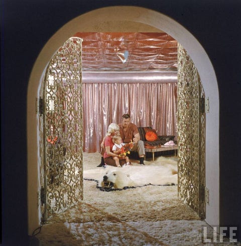 Jayne Mansfield S Pink Palace Set The Bar For Over Top Celebrity Image