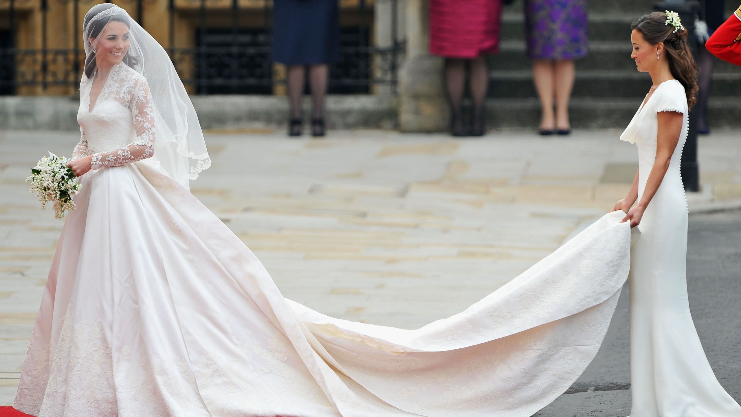 Pippa Middleton s Iconic Bridesmaid Dress is Now on Sale Pippa Bridesmaid Dress