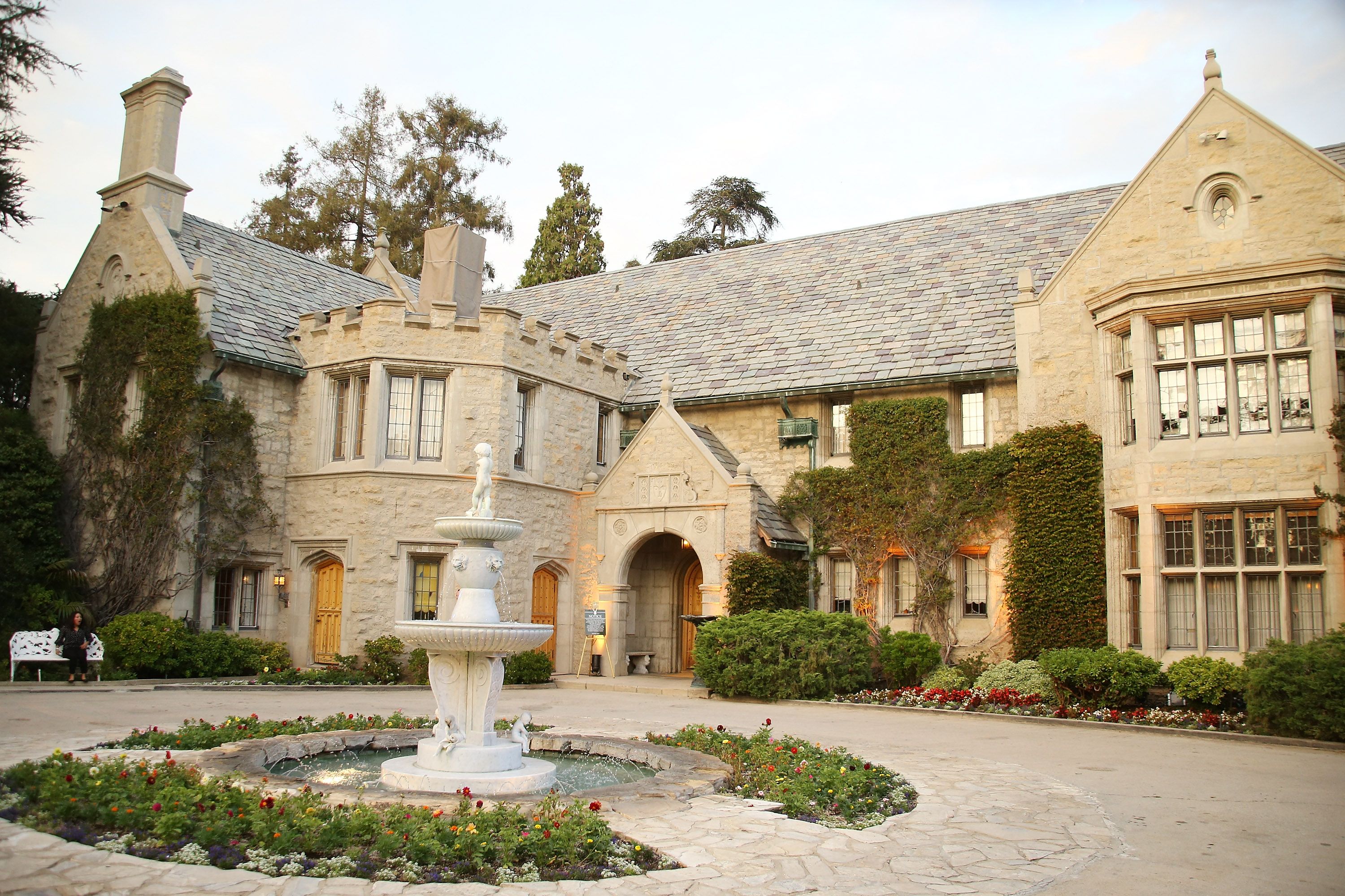 hugh hefner mansion inside