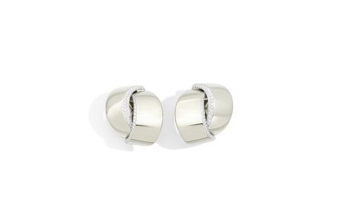 Jewellery, White, Ring, Beige, Natural material, Body jewelry, Silver, Circle, Bracelet, Earrings, 