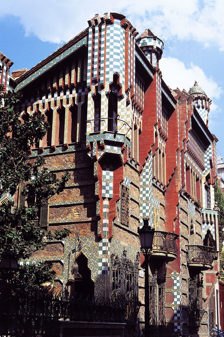 Antoni Gaudí Architecture In Barcelona Town And Country