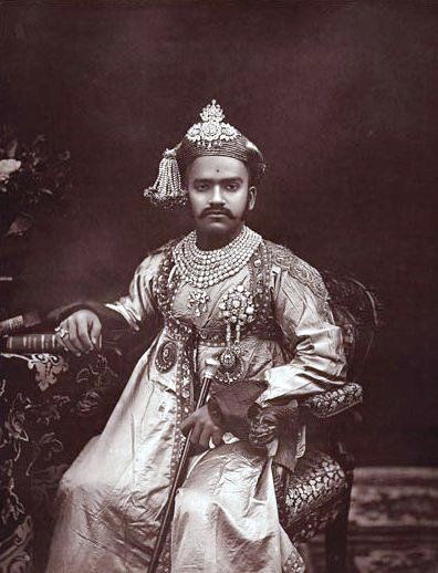 <p><strong><strong>Claim to Fame: </strong></strong>He was the Maharaja of India's Baroda State.</p><p><strong></strong></p><p><strong>Signature Style:</strong> Diamond necklaces made by Cartier, jeweled turbans, and embroidered jackets.  <strong></strong></p><p><strong></strong><strong>Why We Love Him:</strong> He helped modernize Baroda, and owned the 262-carat Star of the South diamond. </p>