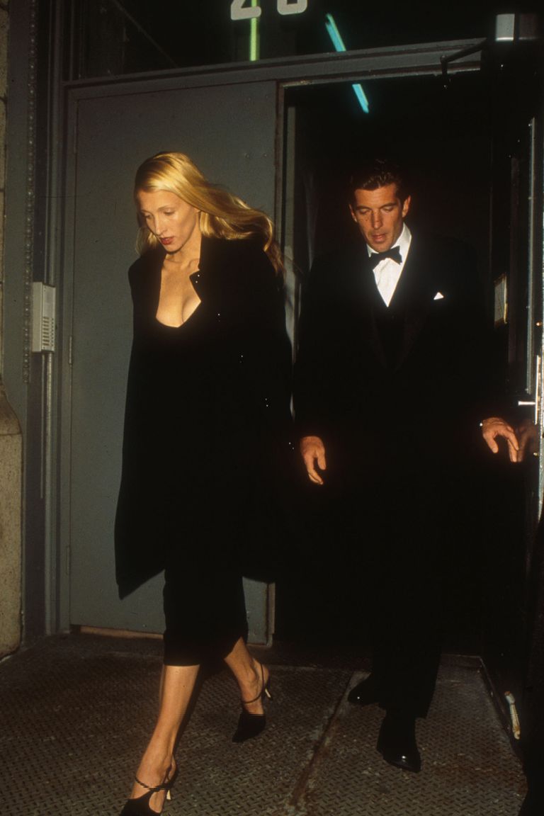 How To Copy Carolyn Bessette Kennedys Iconic Style