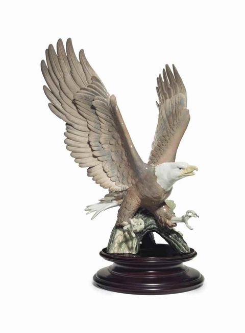 Bird, Wing, Beak, Sculpture, Falconiformes, Accipitridae, Accipitriformes, Bird of prey, Metal, Figurine, 