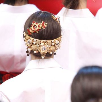 Hairstyle, Tradition, Headgear, Costume accessory, Temple, Ceremony, Ritual, Back, Headpiece, Hair accessory, 
