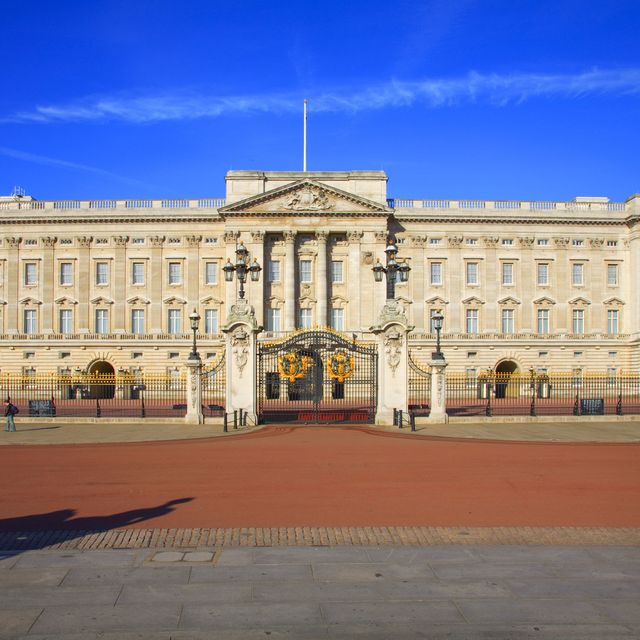 Tour Buckingham Palace Without Ever Leaving the States