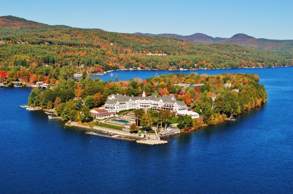 Body of water, Natural landscape, Nature, Water, Lake district, Archipelago, Aerial photography, Town, Island, Inlet, 