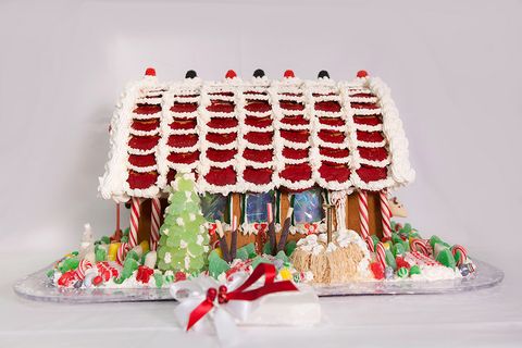 Gingerbread house, Gingerbread, Dessert, Food, Icing, Royal icing, Christmas decoration, Gumdrop, Buttercream, Cake decorating, 