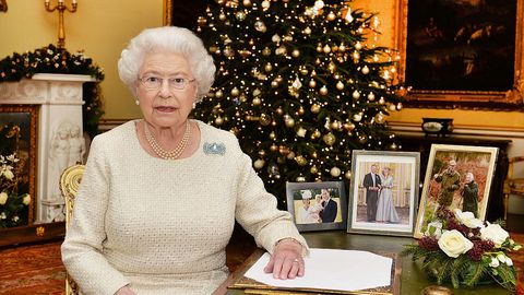 preview for Buckingham Palace's Christmas decorations revealed