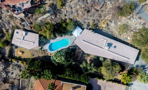 Landscape, Aerial photography, Bird's-eye view, Roof, Residential area, Urban design, Estate, Island, Suburb, 