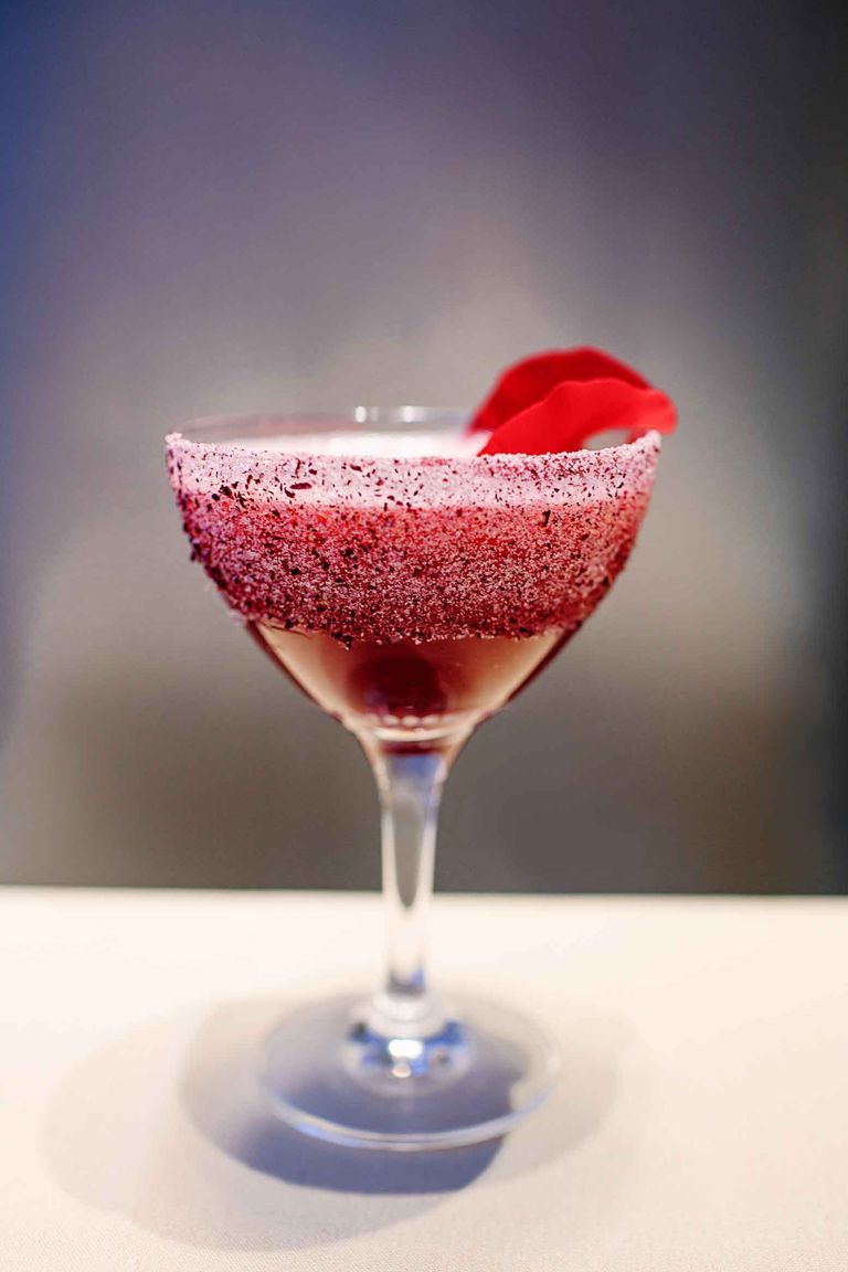 25 Best Valentine's Day Cocktails - Easy Recipes for Valentines Day Drinks
