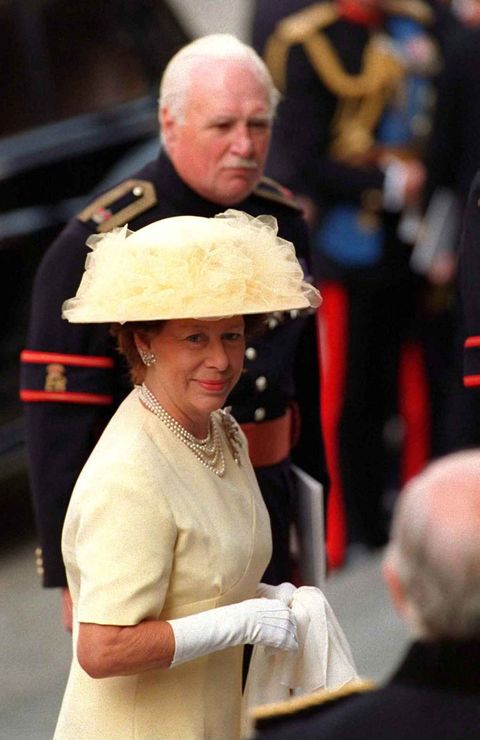 Princess Margaret's Life In Pictures - Beautiful Photos of Queen ...