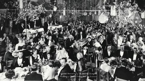 Monochrome, Crowd, Monochrome photography, Chair, Black-and-white, Banquet, Party, Ceremony, Function hall, Rehearsal dinner, 