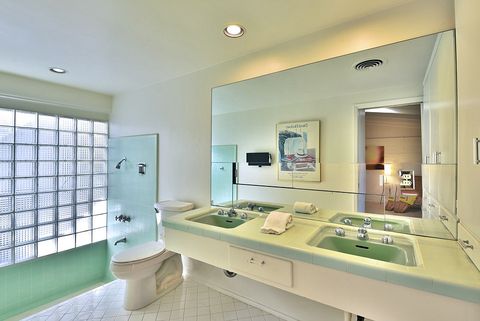 Bathroom, Room, Property, Green, Interior design, Building, Bathroom cabinet, Real estate, Ceiling, House, 