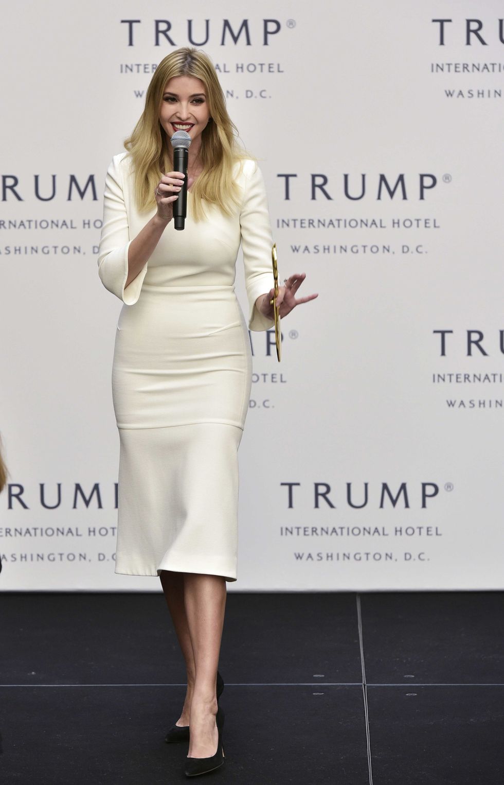 ivanka-white-dress-hotel.jpg