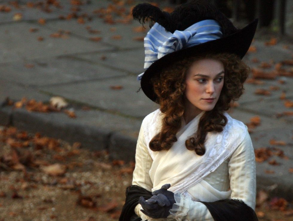 BATH, UNITED KINGDOM - NOVEMBER 15:  Actress Keira Knightley waits for her cue as she waits on the film set for 'The Duchess' on November 15 2007 in Bath, England  (Photo by Matt Cardy/Getty Images)
