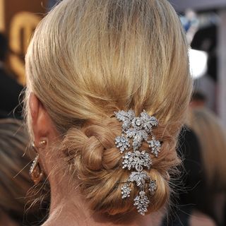 21 Best Wedding Hairstyles For Long Hair How To Style Long Hair