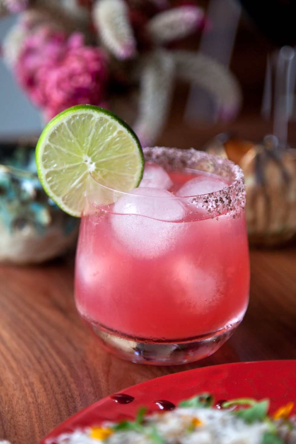 Drink, Punch, Lime, Food, Non-alcoholic beverage, Cocktail, Cocktail garnish, Alcoholic beverage, Limeade, Juice, 