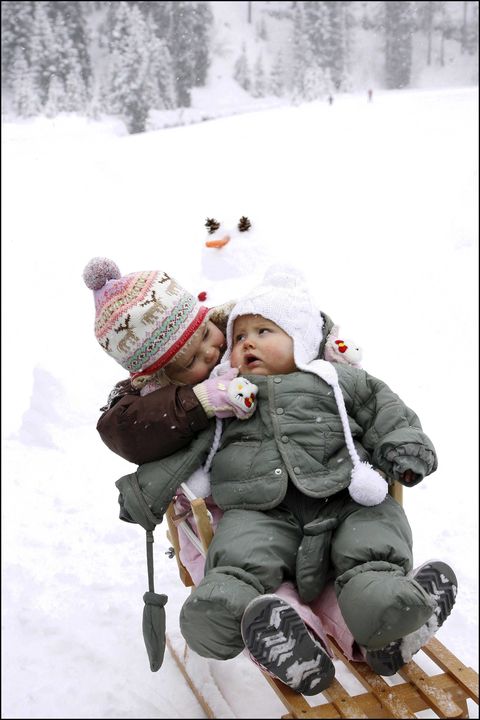 Winter, Cheek, Baby & toddler clothing, Child, Snow, Playing in the snow, Freezing, Toddler, Baby Products, Bonnet, 