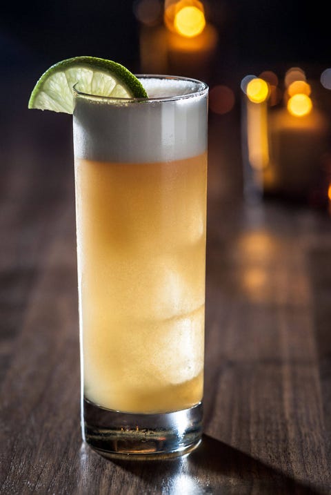 20 Best Fruity Tails We Love Fun Alcoholic Drink Recipes This Tail Which Capitalizes On Gatsby Fever Is Served At Manhattan S The Lcl