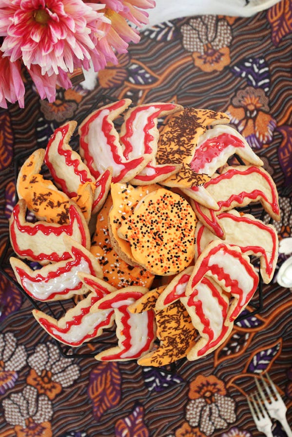 13 Elegant Halloween Dinner Party Ideas Entrees, Recipes & Tips for