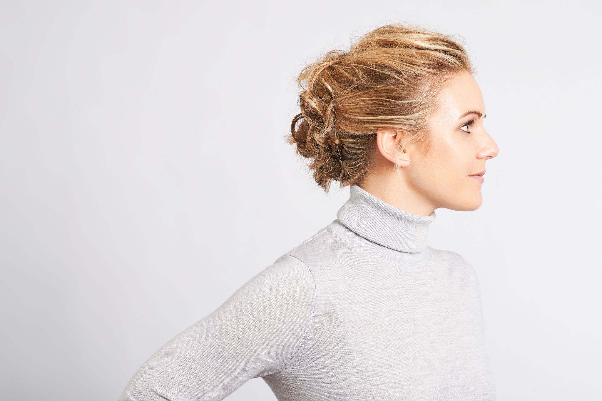 15 Top Bun Tutorials to Pair Your Turtleneck Sweater  Pretty Designs