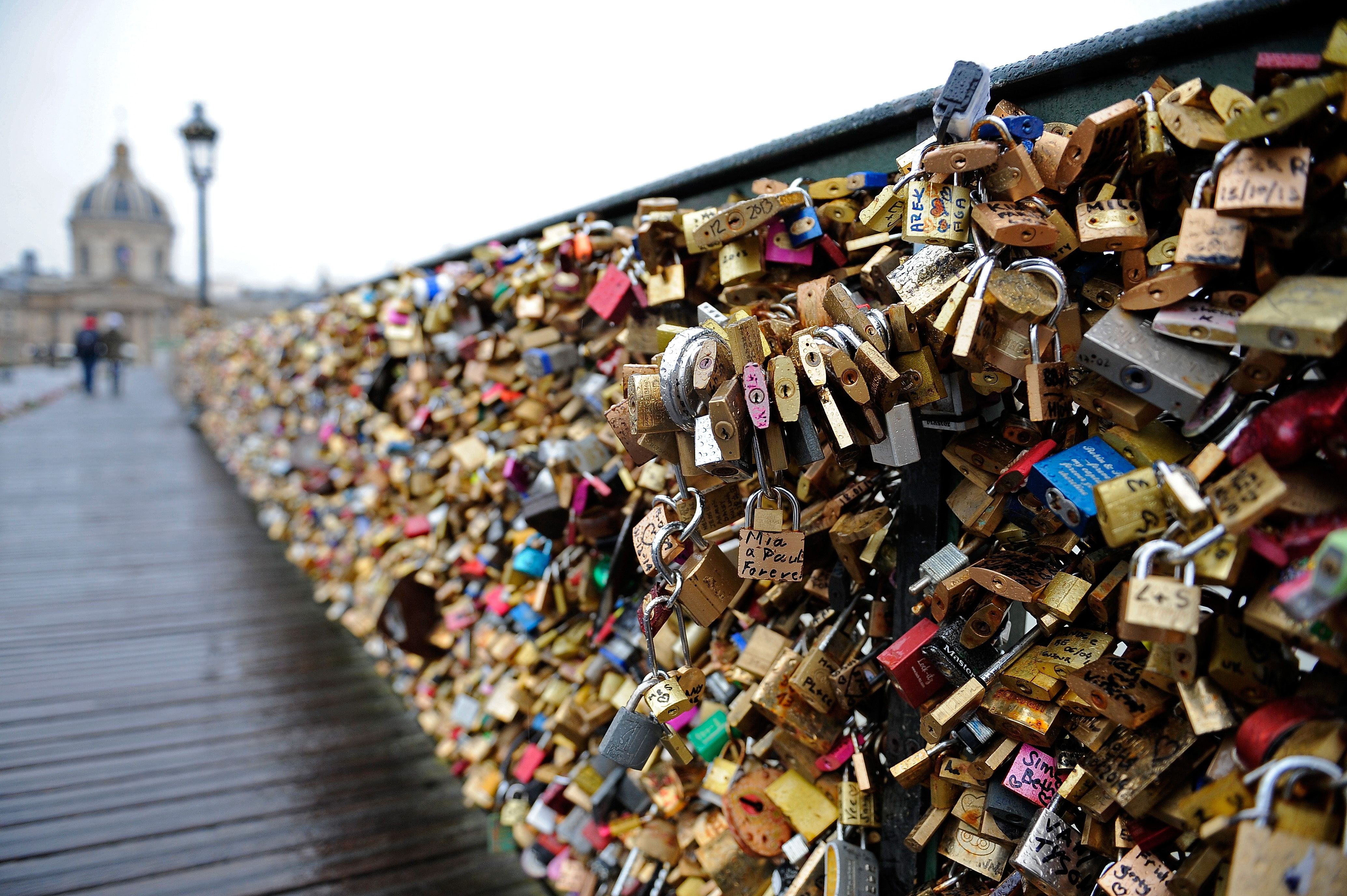 Paris Replaces Love Locks with Sculpture