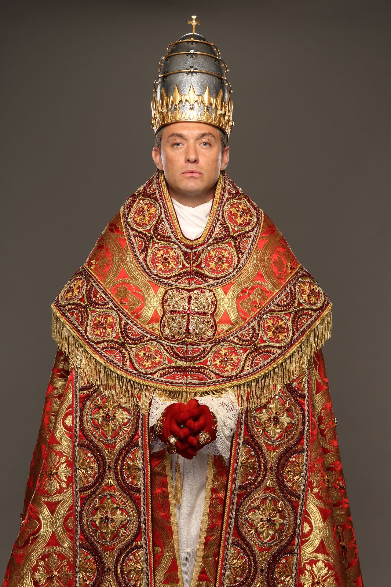 Anholdelse barrikade Byen The Jewels of The Young Pope - Interview with The Young Pope Costume  Designer Carlo Poggioli