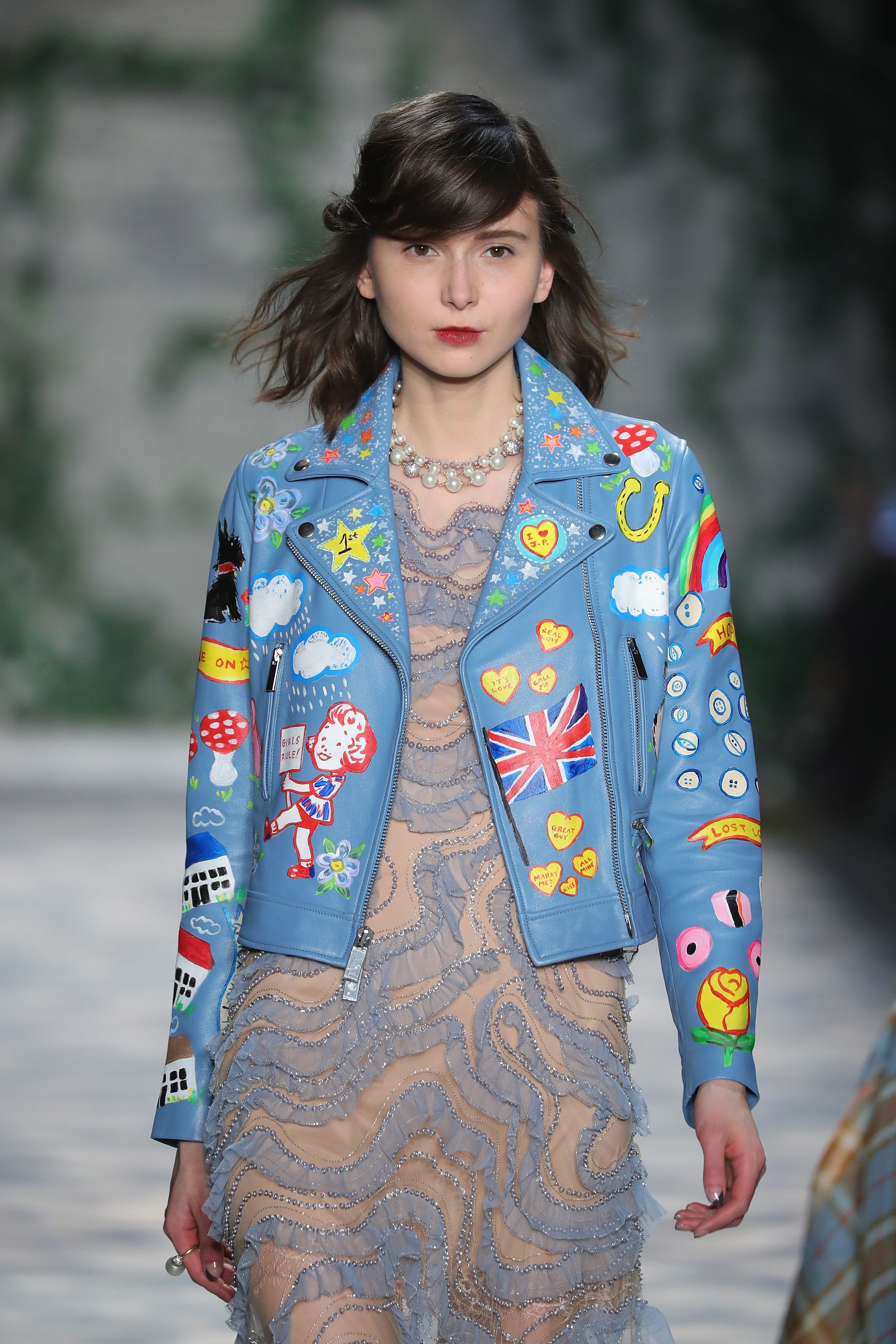 Jenny Packham Autumn Winter 2017 - Jenny Packham Runway Show Jenny Packham Autumn Winter 2017 - Jenny Packham Runway Show