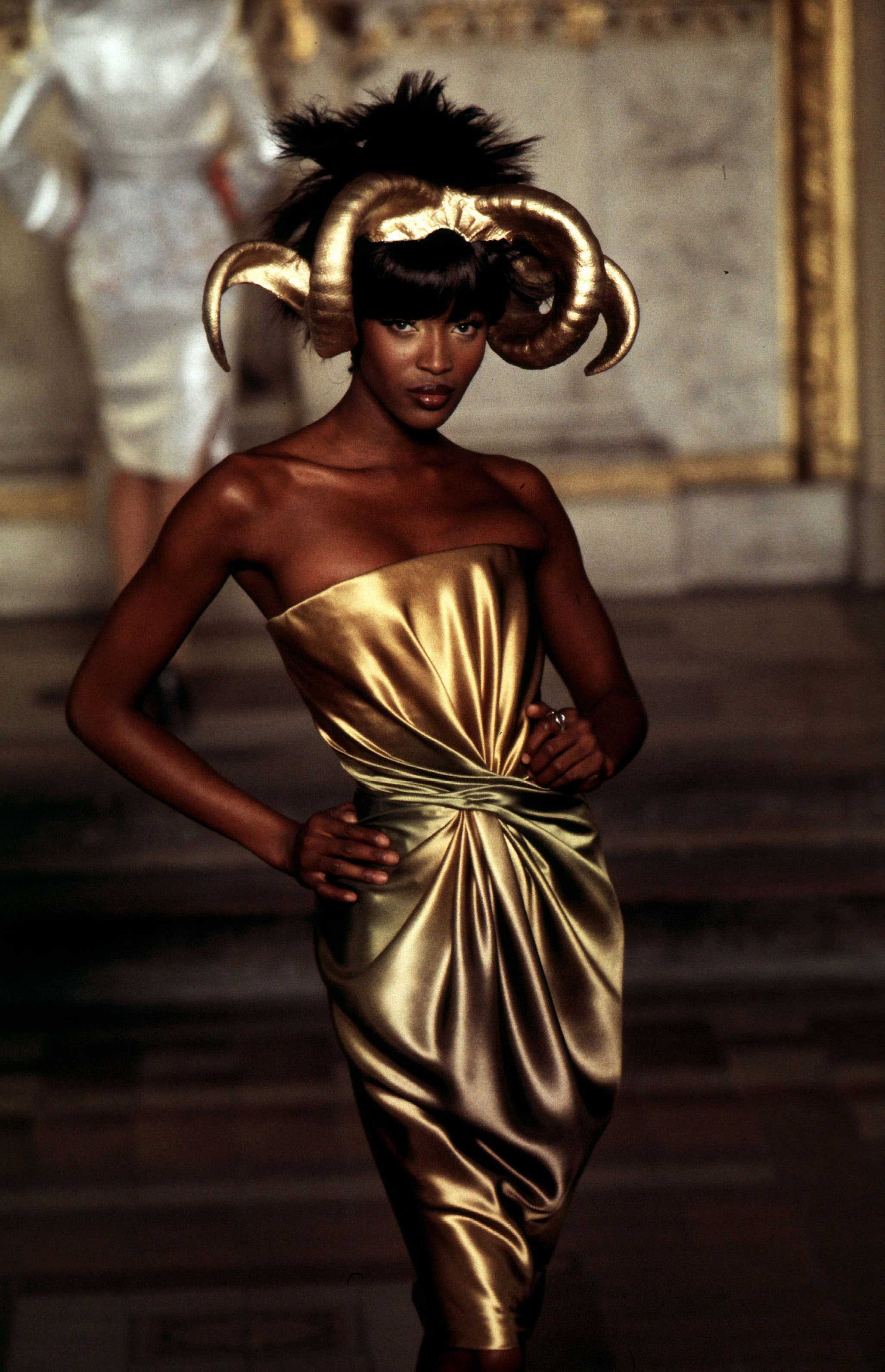 Givenchy Haute Couture Spring/Summer 1997 (Alexander McQueen) 