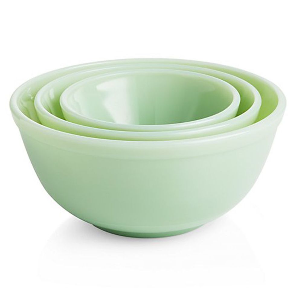 https://hips.hearstapps.com/vader-prod.s3.amazonaws.com/1532025163-mixing-bowls-jadeite-dishes-1532025158.jpg?crop=1xw:1xh;center,top&resize=980:*