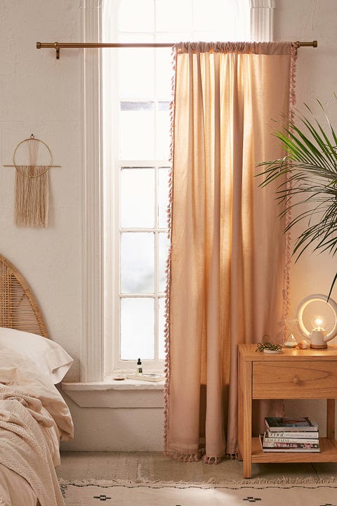 8 Totally Basic Things You Have In Your Bedroom That Guys