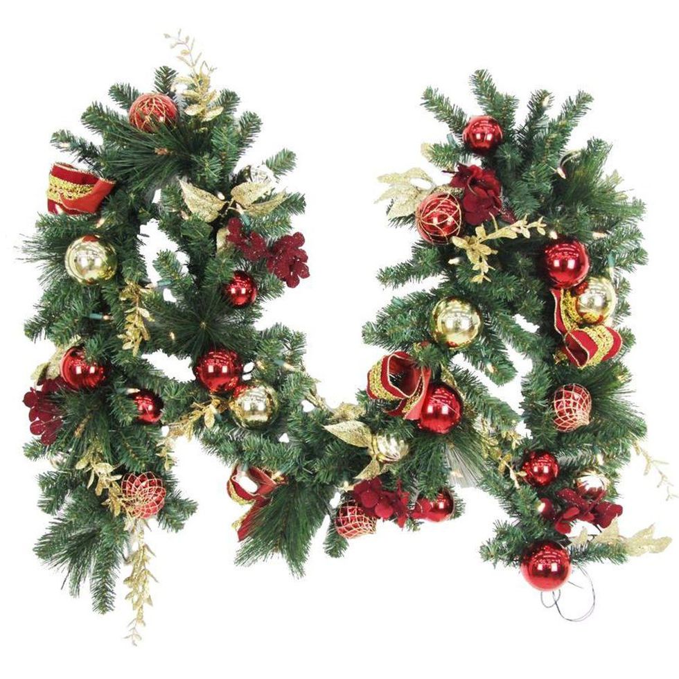 9-Foot Battery-Operated Plaza Artificial Garland