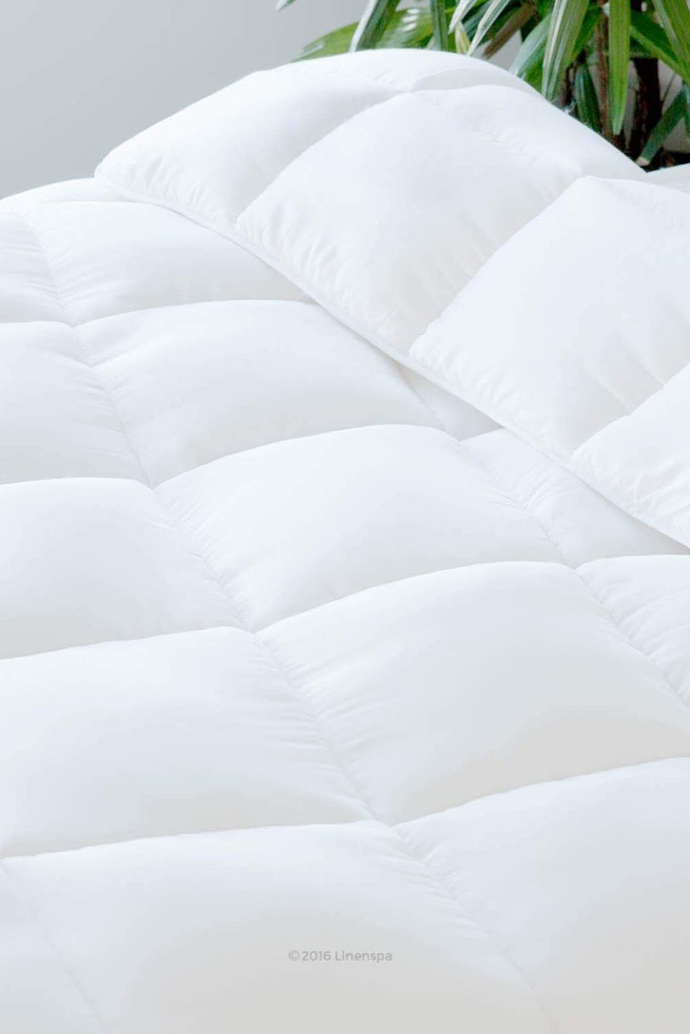 13 Best Down Comforters for a Better Night's Sleep - Down Alternative ...