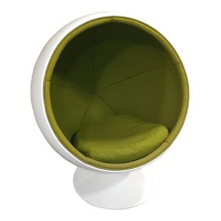 Eero Aarnio Ball Chair