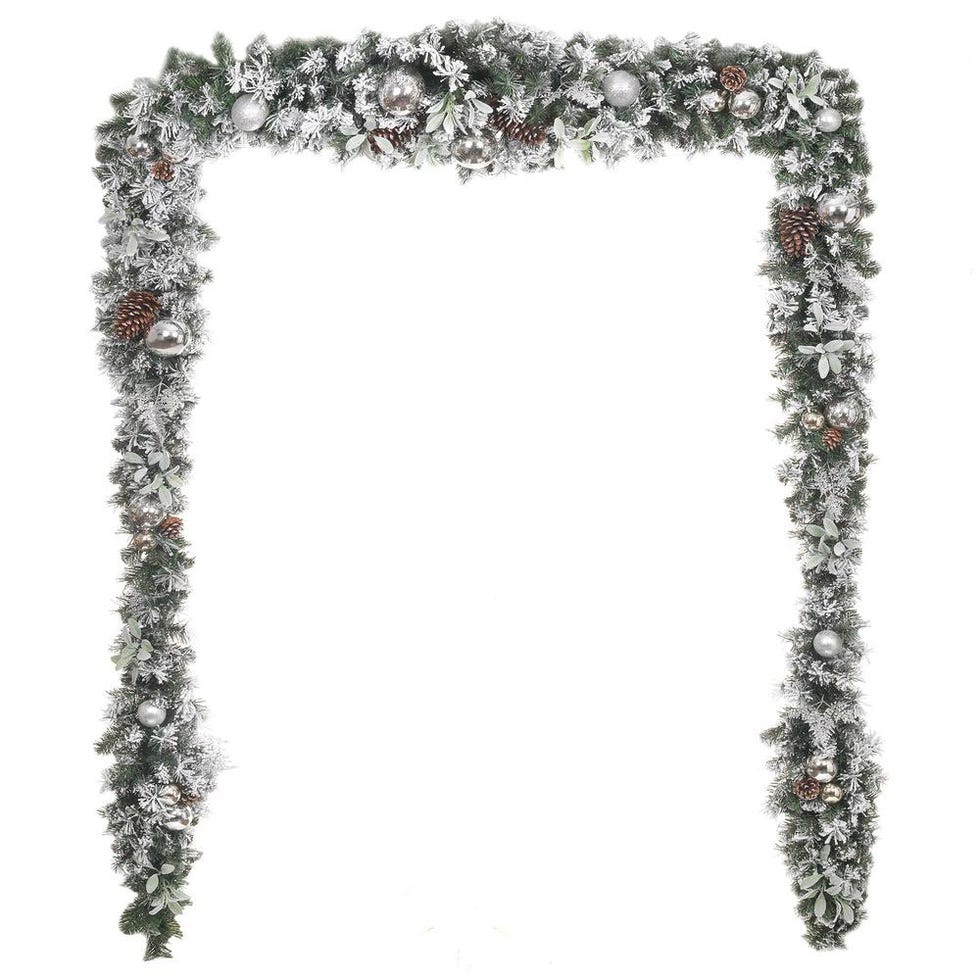 17 ft. Unlit Snowy Garland
