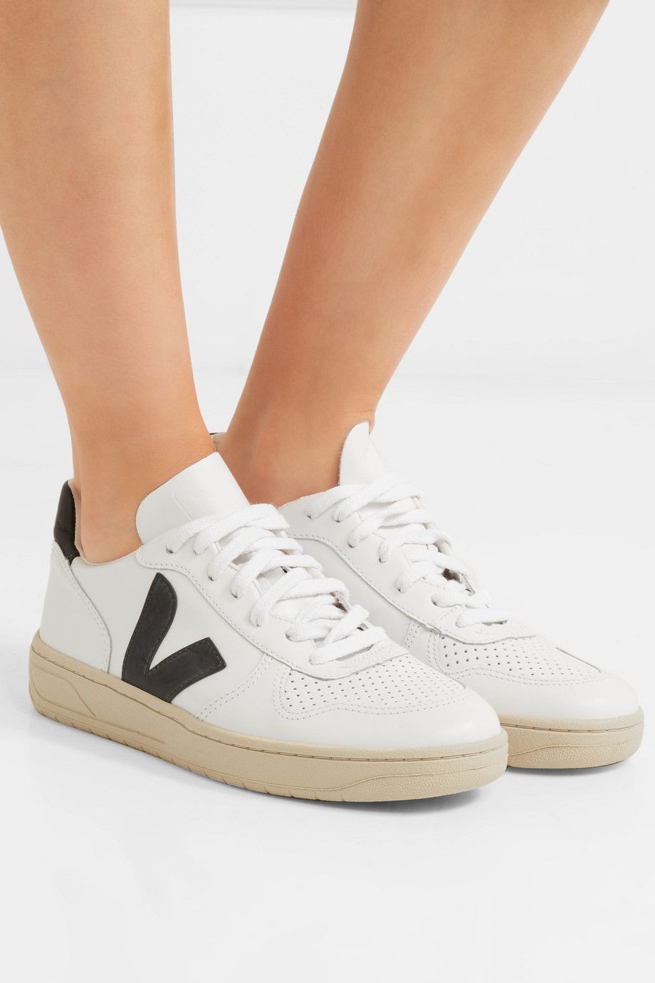 Veja v10 meghan store markle