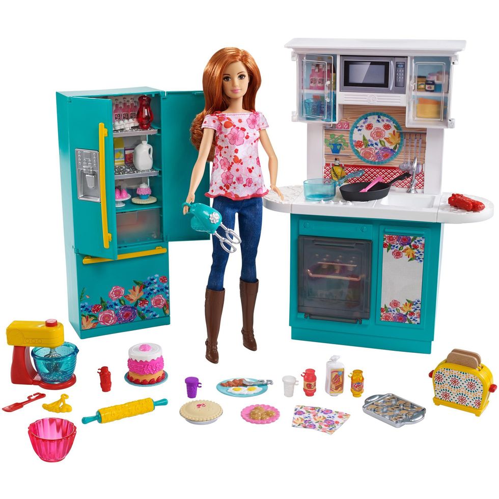 Pioneer Woman Kitchen Playset With Cooking Chef Doll