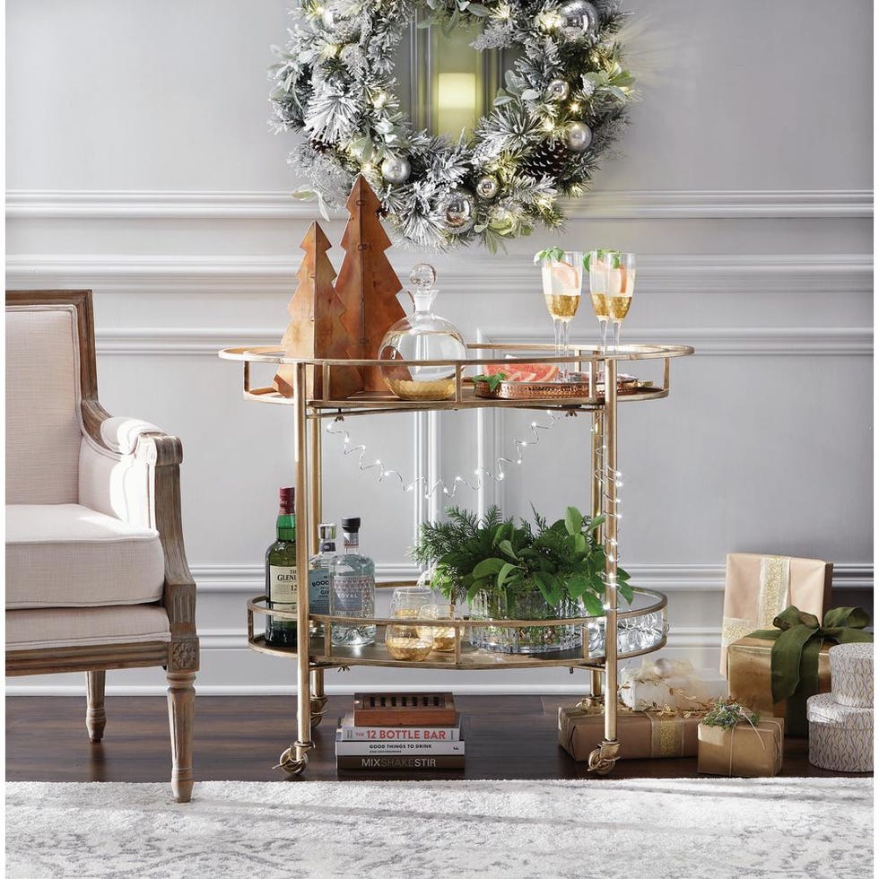 Gold & Metallics Holiday Decorations - How To Decorate With Gold ...