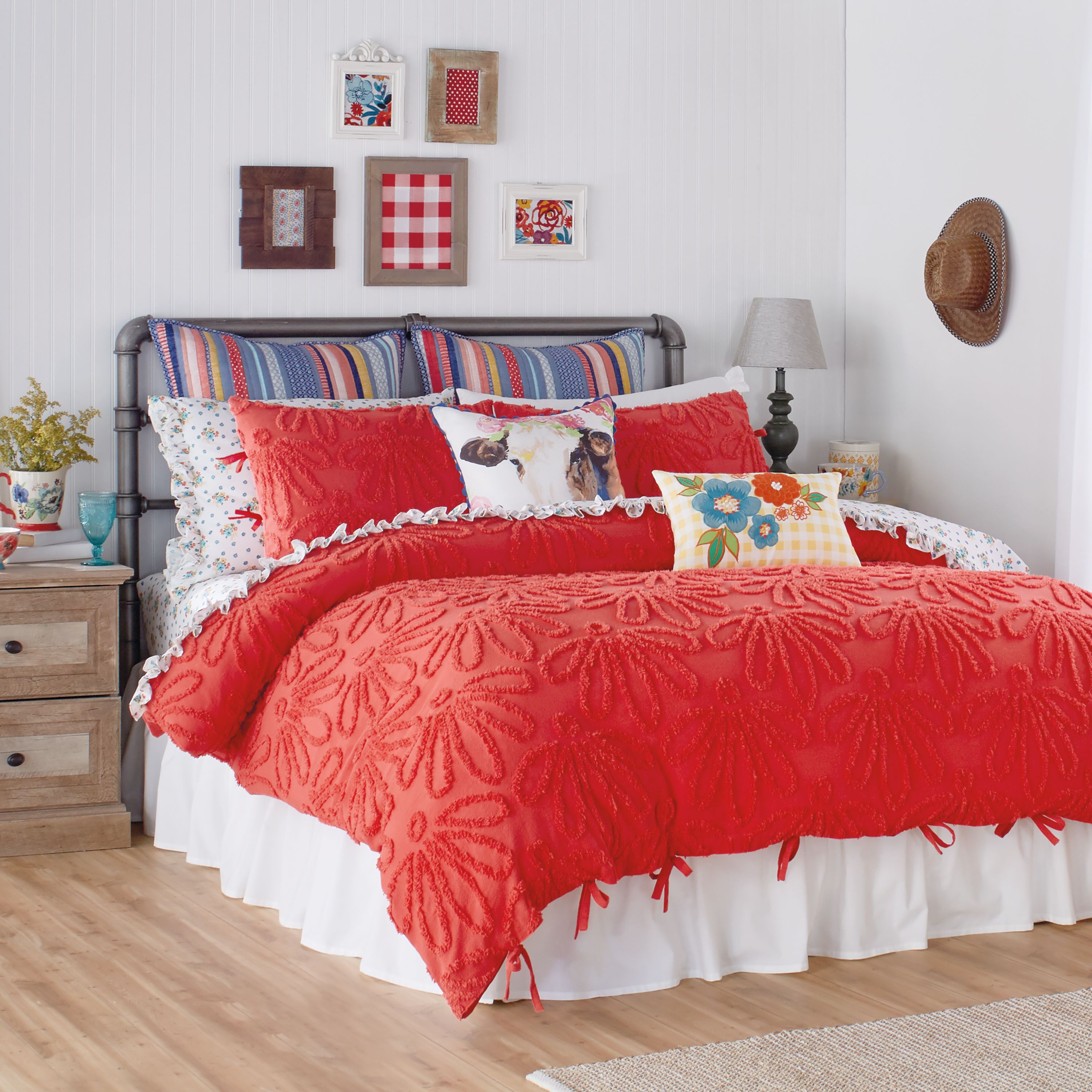 See 'Pioneer Woman' Star Ree Drummond's New Fall Bedding ...