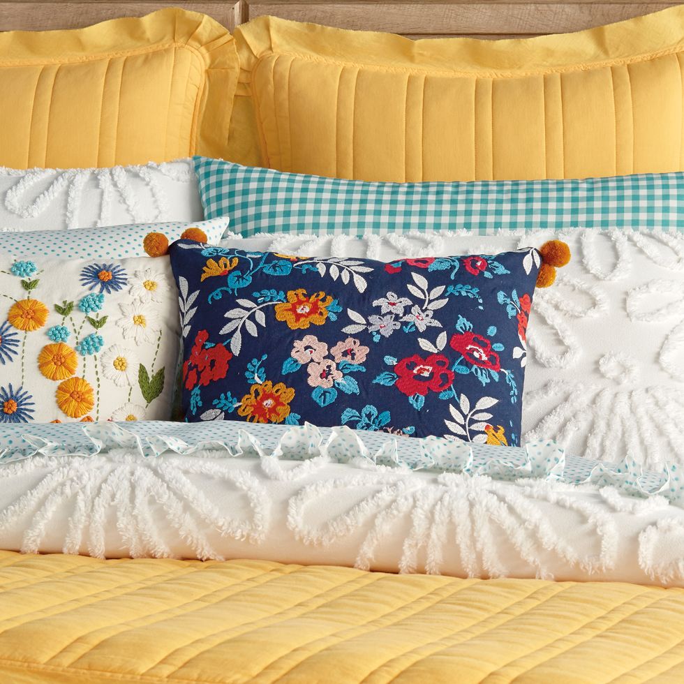 This Pioneer Woman's Floral Bedding Is On Sale at Walmart for $14