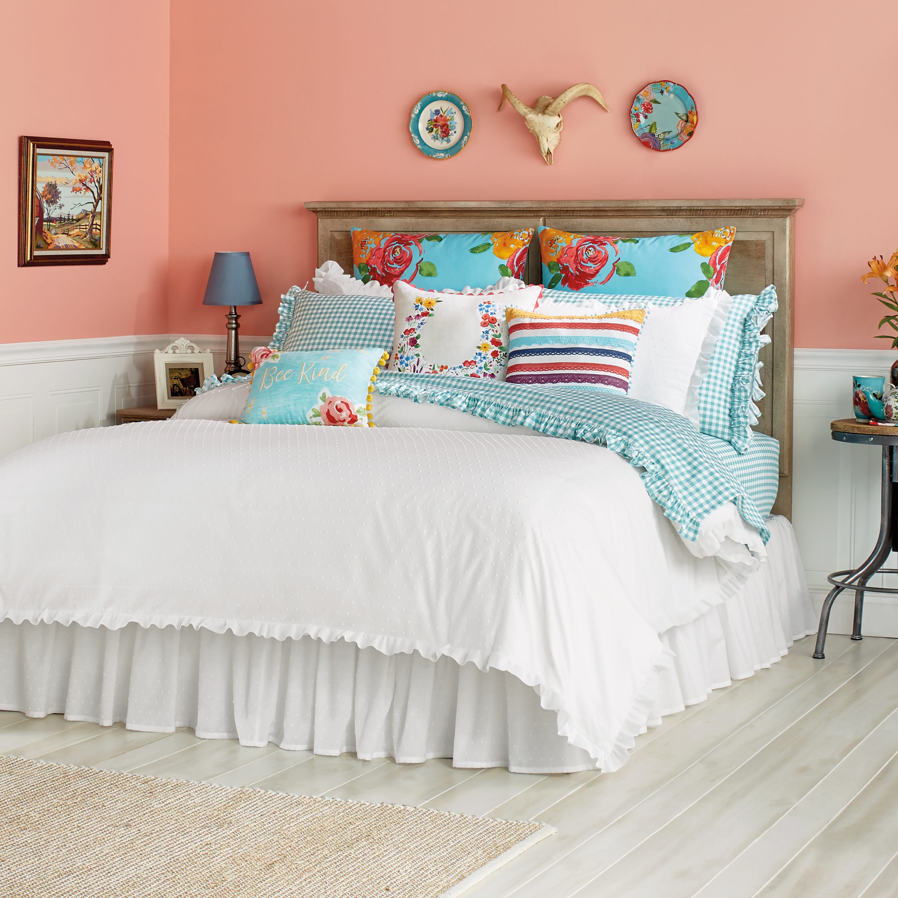 See ‘Pioneer Woman’ Star Ree Drummond’s New Fall Bedding Line at Walmart