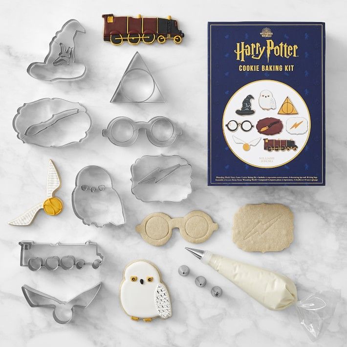 Harry Potter Cookie Cutter 6 pc. Wizarding World from Warner Brothers