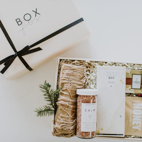 16 romantic gifts for her most romantic gifts for your girlfriend