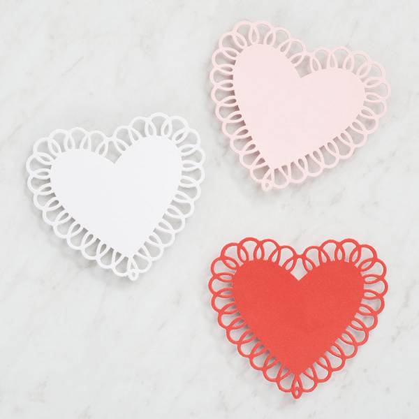 Valentines Day Doillies (24-Count)