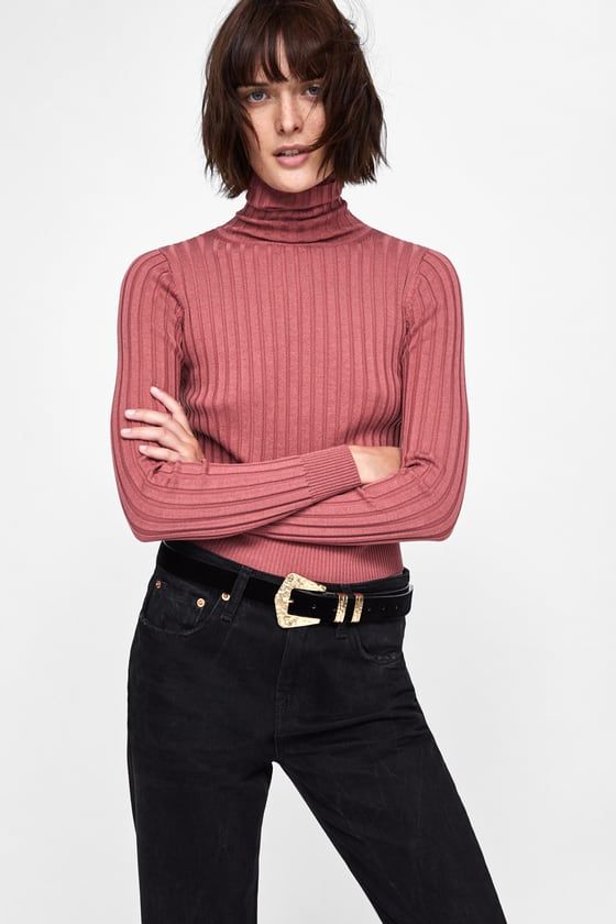 RIBBED KNIT SWEATER